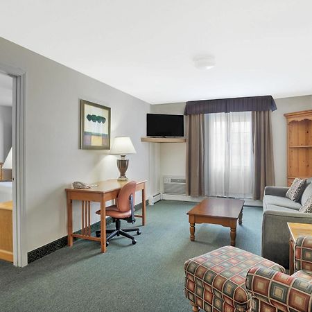 Baymont By Wyndham Essex Burlington Area Ξενοδοχείο Εξωτερικό φωτογραφία