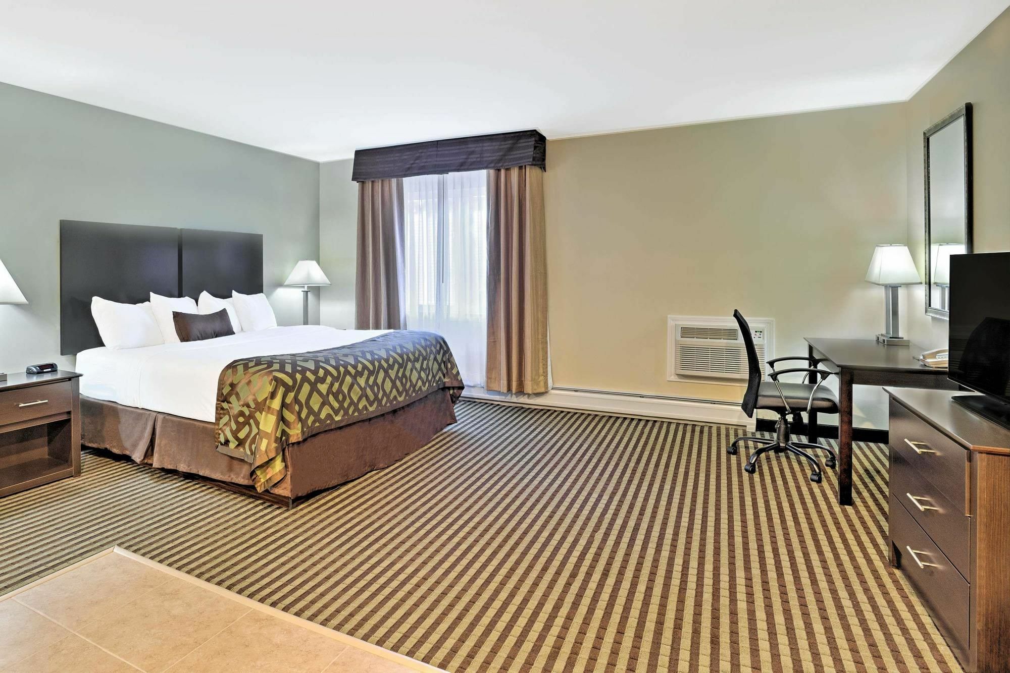 Baymont By Wyndham Essex Burlington Area Ξενοδοχείο Εξωτερικό φωτογραφία